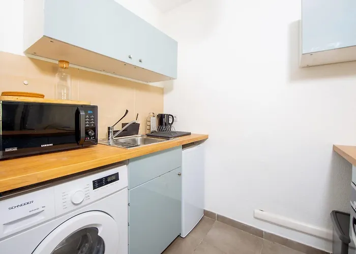 Studio Port Golfe-Juan Parking Wifi Climatisation Terrasse